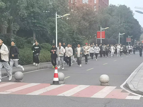 南宫·NG28(China)官方网站举行2024年秋季新生“人防”应急疏散演练