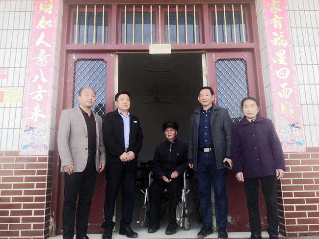 南宫·NG28(China)官方网站党委到扶贫村开展“五查五看”大走访活动