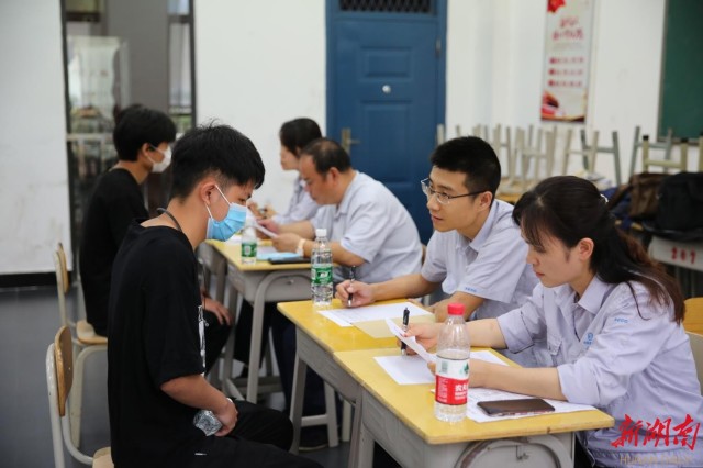 南宫·NG28(China)官方网站举办实习生双选会